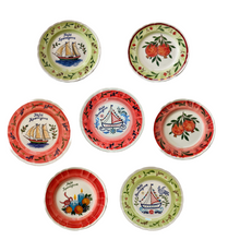 Load image into Gallery viewer, Ceramic Καλά Χριστούγεννα Merry Christmas Round Plate (Sold individually; 2 design choices)
