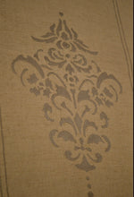 Load image into Gallery viewer, Viktoria Embroidered Runner
