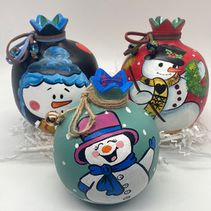 Ceramic Pomegranate Snowfriends Christmas Collection 2 sizes